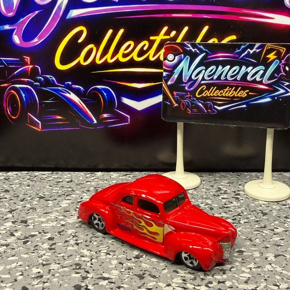Hot Wheels 2001 Mattel 40 Ford Coupe Red with Flame Decals Diecast Car 1:64
